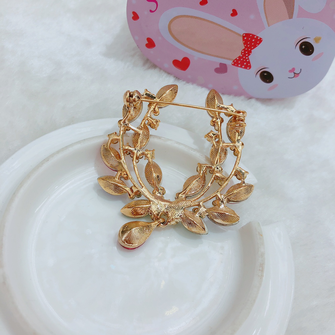 High-end glass brooch, women's corsage, cat's eye stone, anti-glare pin, sweater, coat, clothing decoration, cardigan, grand - Yingying -0326 details Picture