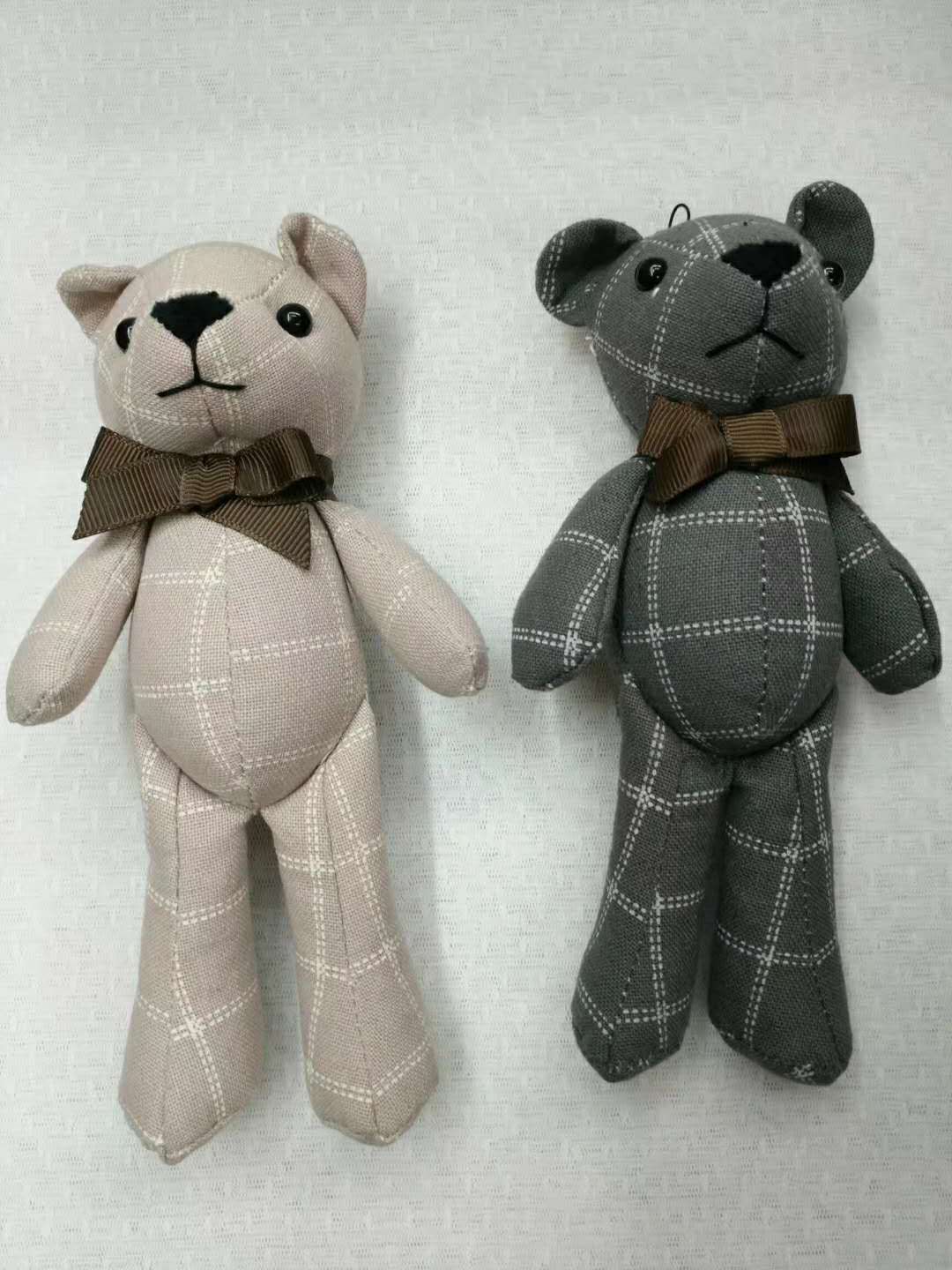 Big checkered pineapple bear details Picture