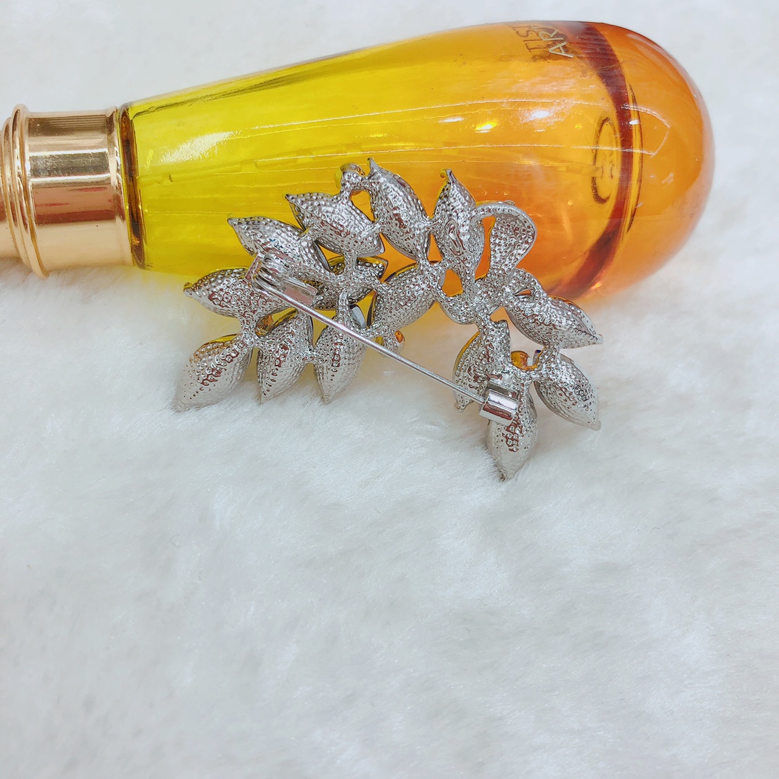 Factory direct sale of Korean version Sparkling Large glass brooch and pin - Yingying -0325 details Picture