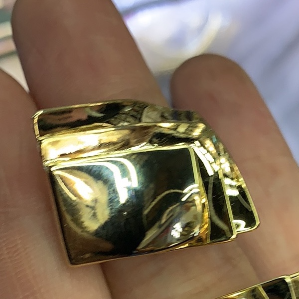Piece earrings