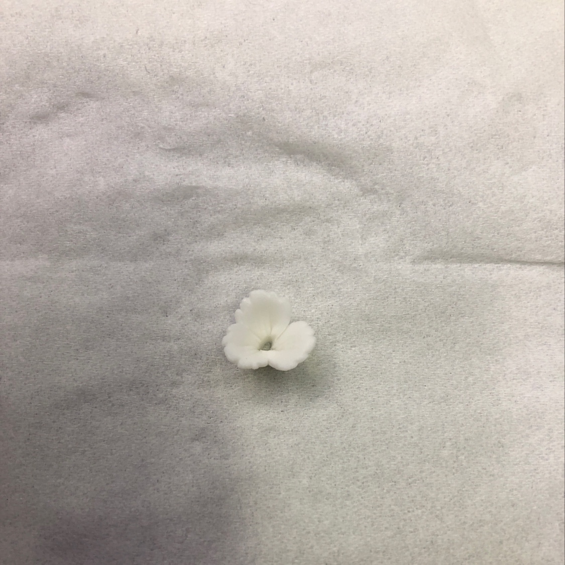 Small fresh matte three leaf small white flower thumbnail
