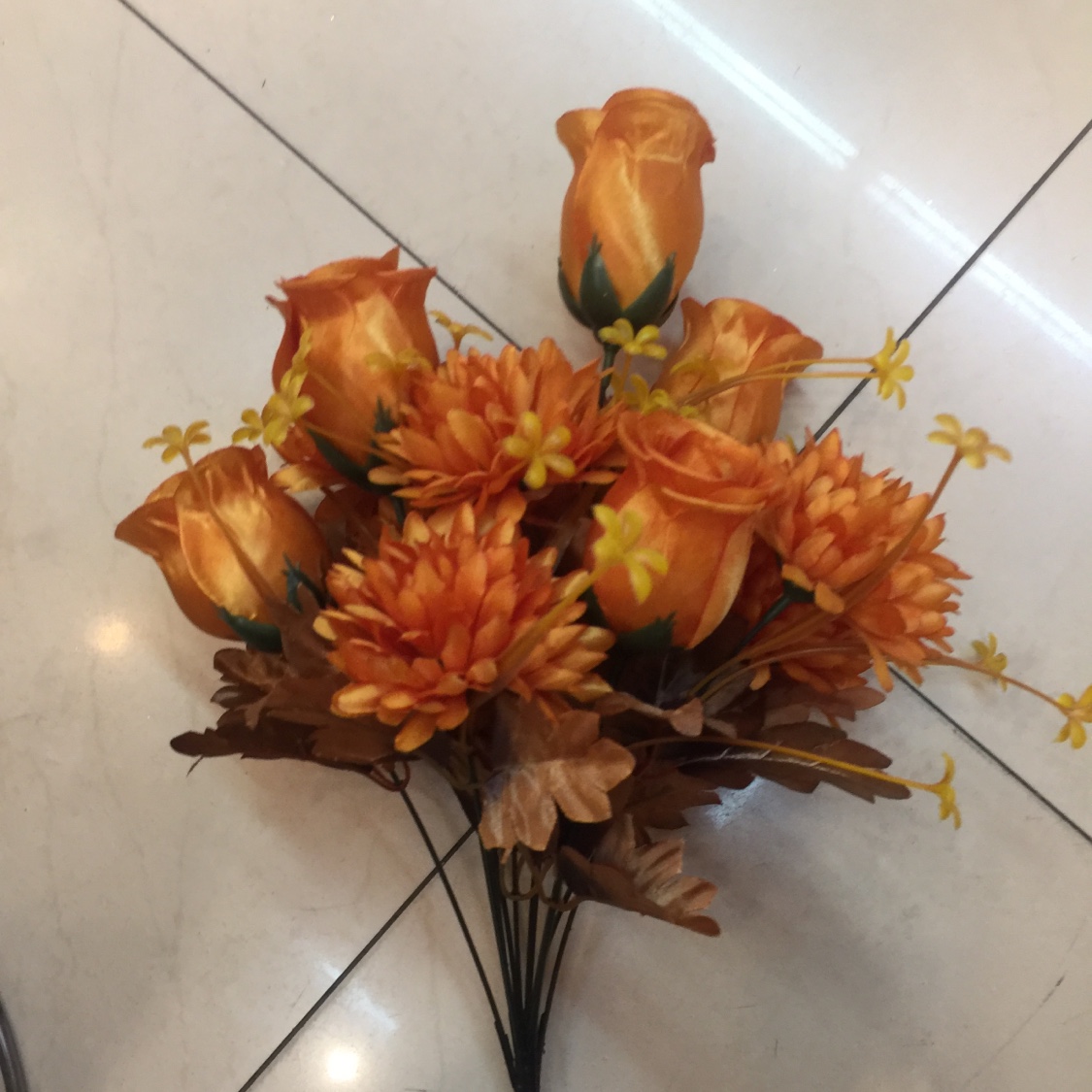 Factory direct sales of artificial flower silk fabric decoration, artificial tea bud flower bouquets, wedding road guide arrangement, artificial flowers 12 head balls