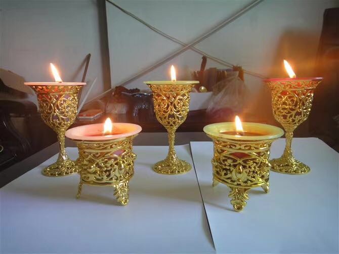The Base Of The Painted Shortening Is Dedicated To The Lamp Holder Of The Candle Item Picture