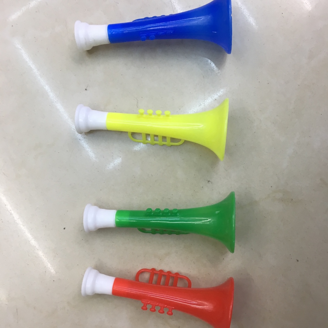 8 cm horn thumbnail