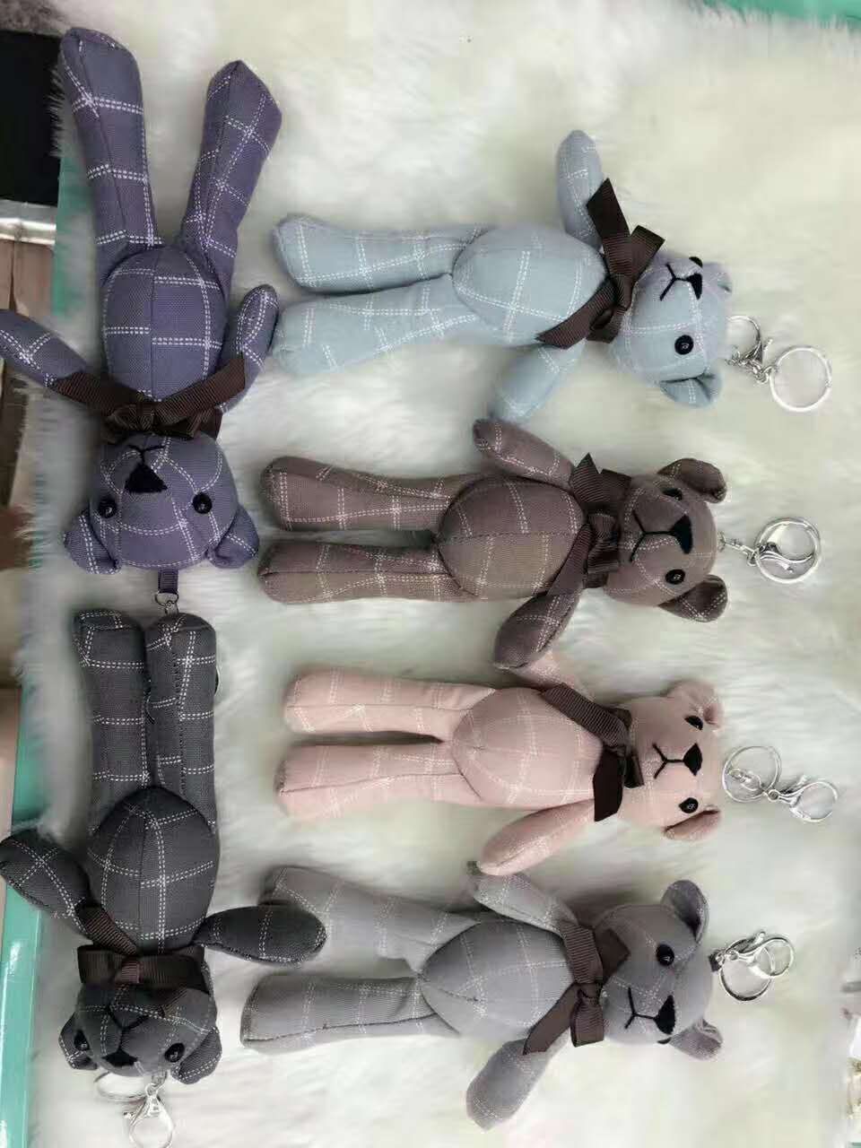 Big checkered pineapple bear