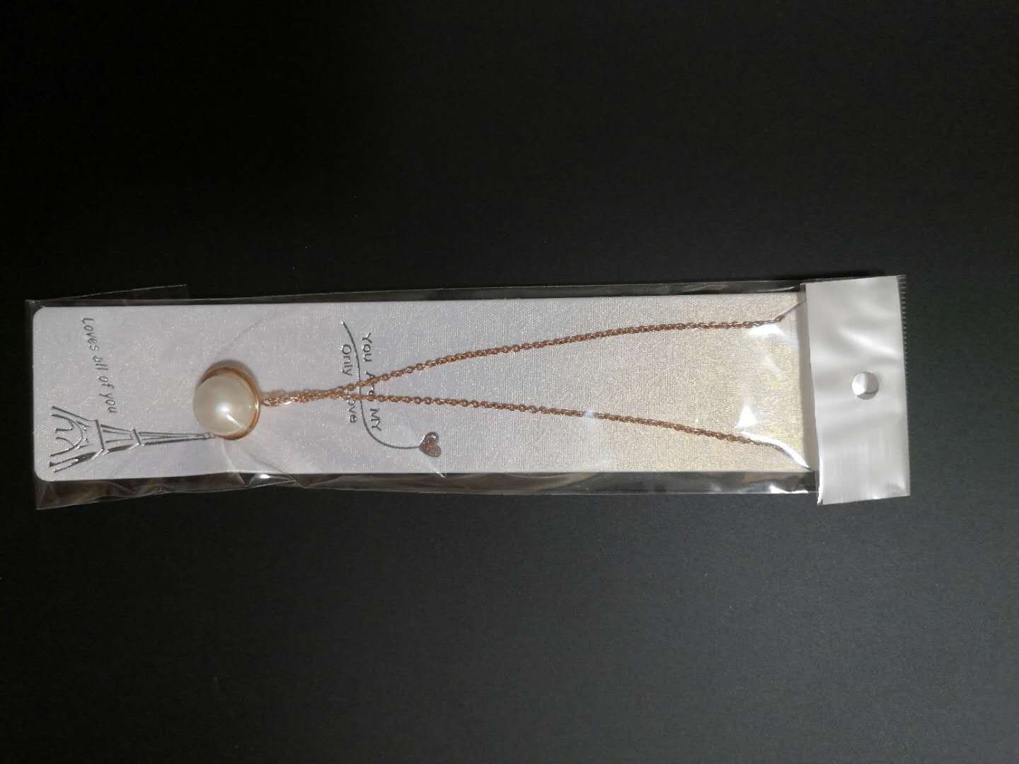 Meiduo titanium steel necklaces come in 11 different styles. Please refer to the pictures for reference. There are more actual varieties undefined