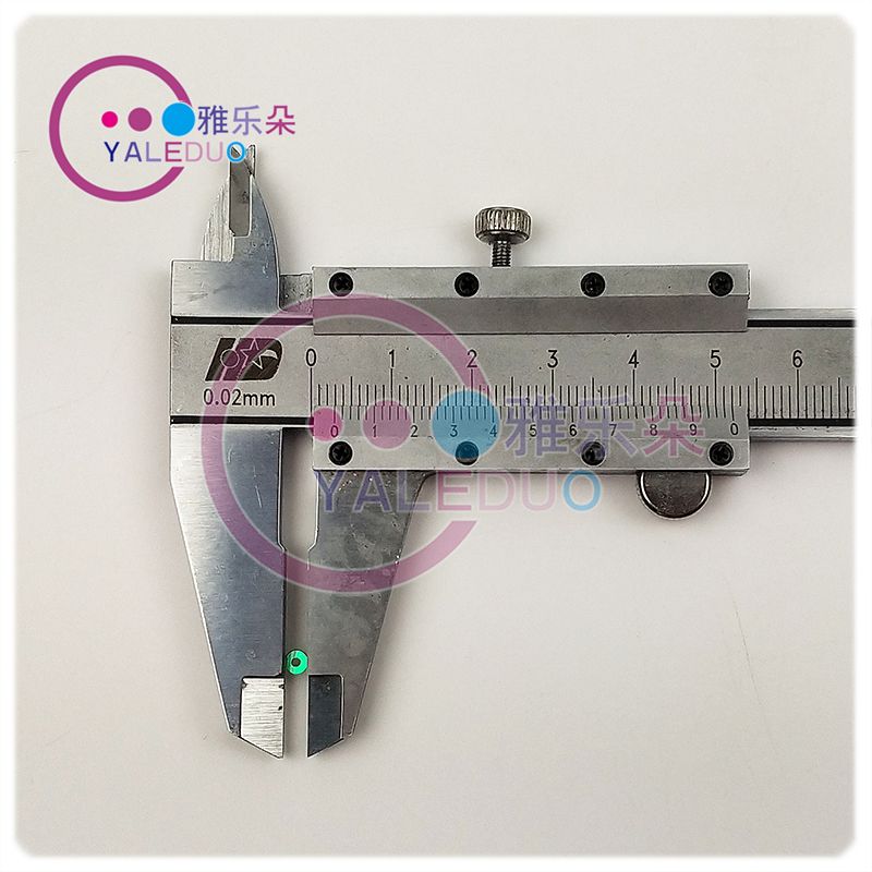 3mm circular flat mid-hole sequin clothing, hats, festival handicrafts, needle-threading training, diy jewelry materials and accessories Application Scenario