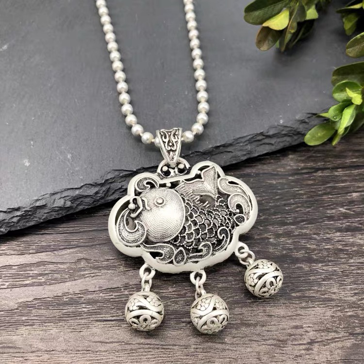 Silver Lock In The Brocade