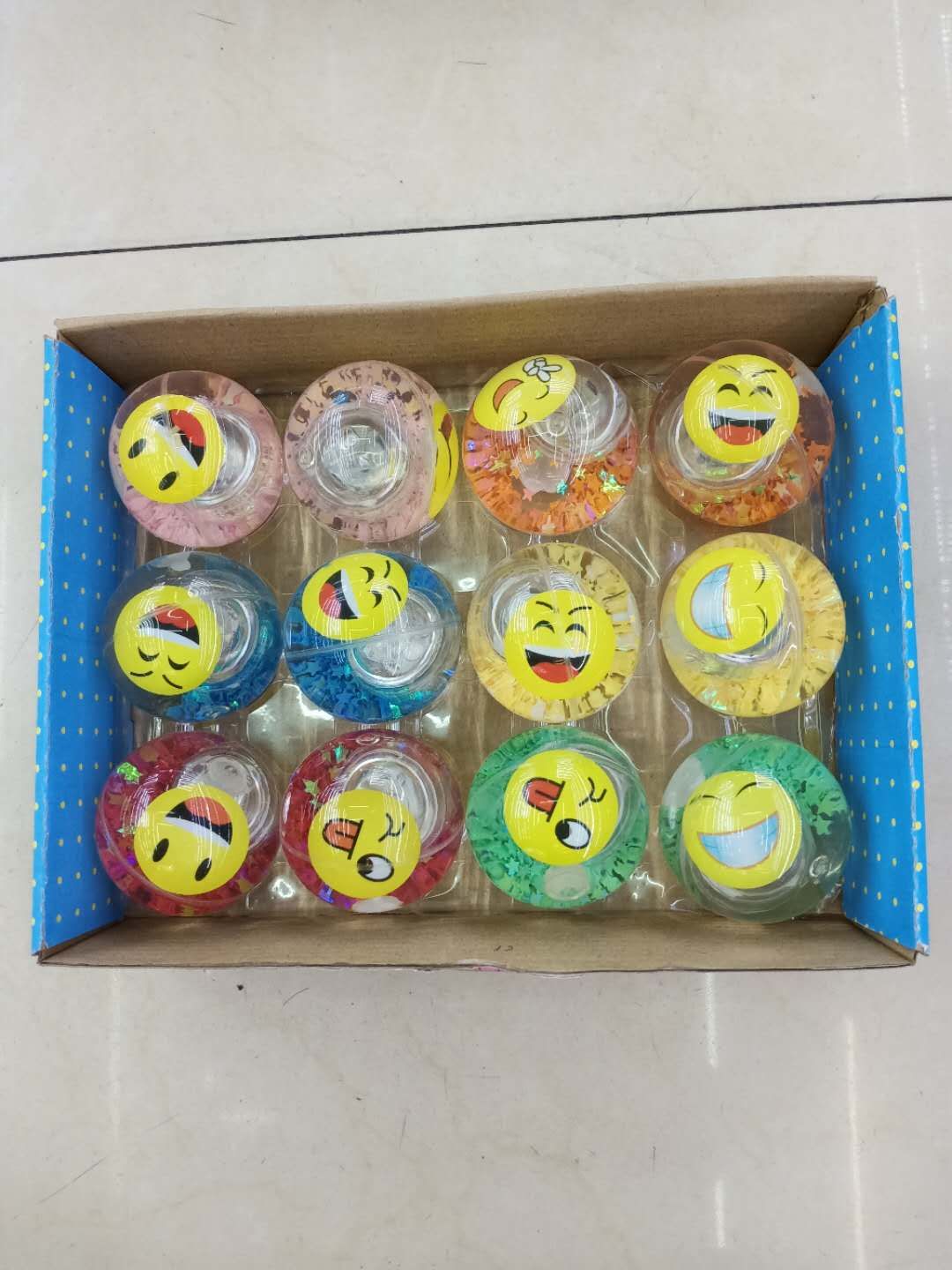 带灯/解压球/玩具产品图