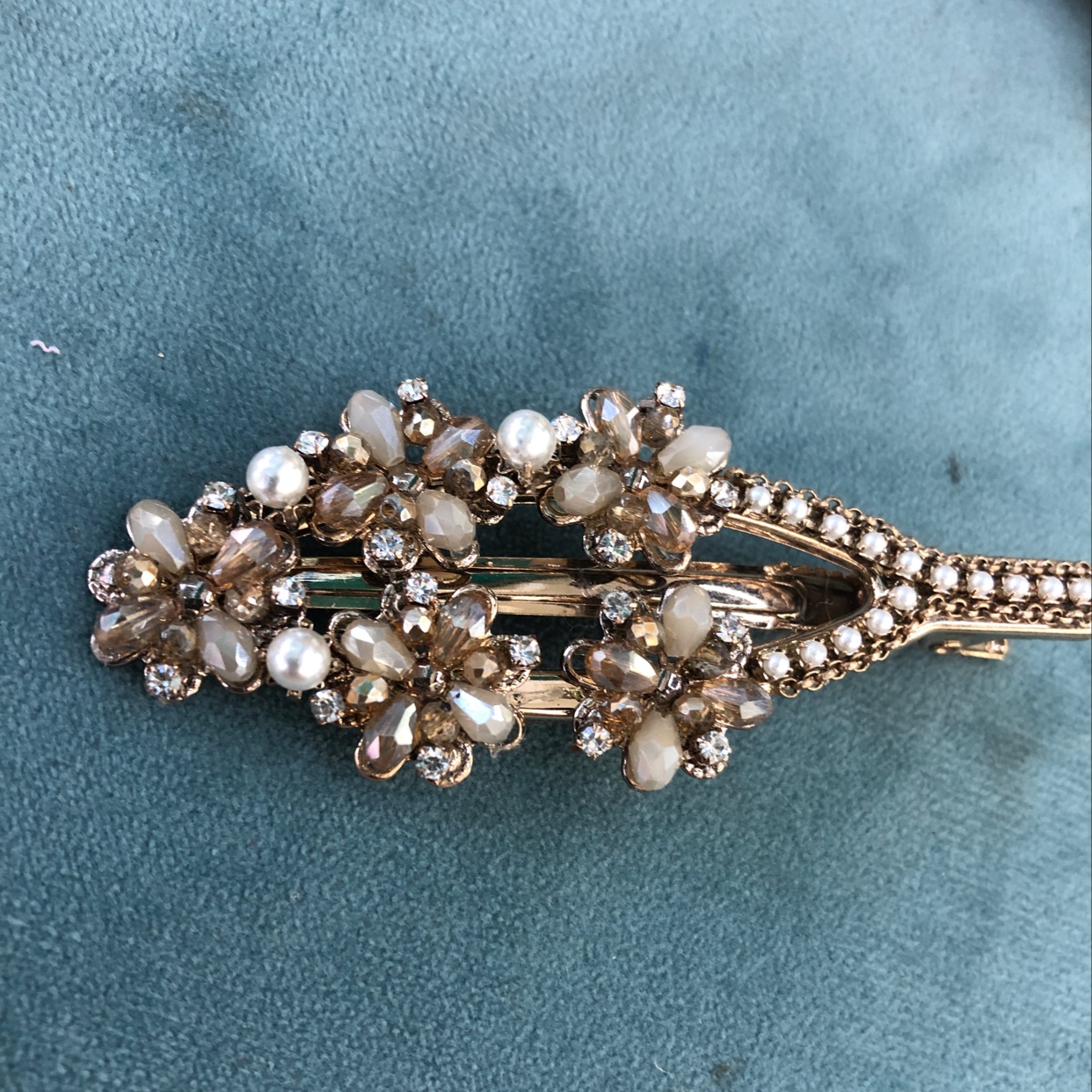 Leaf one-piece clip details Picture