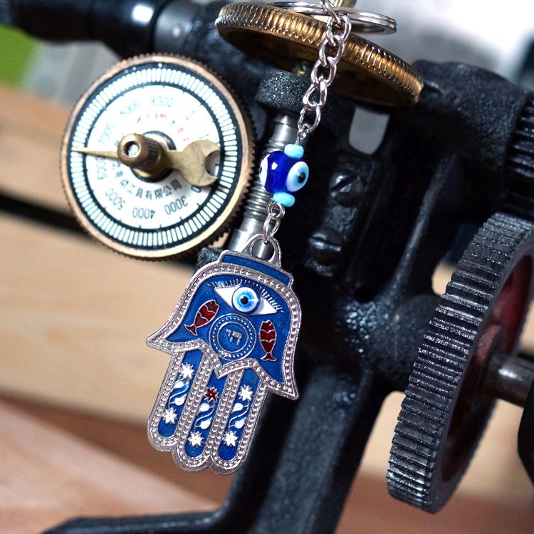 Evil eye keychain, handcrafted glass, blue eye jewelry, keychain pendant, oil-dripping palm details Picture