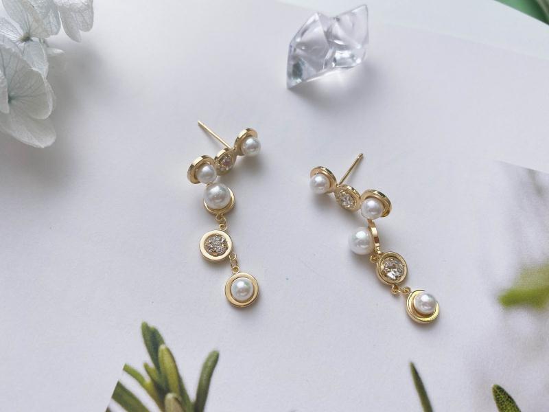 Japanese and Korean pearl earrings copper plated with real gold 925 silver needles thumbnail
