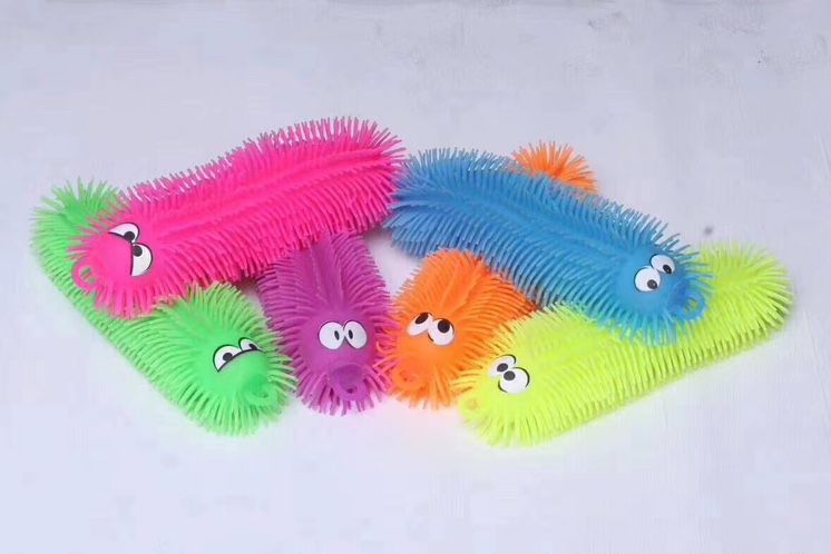 义乌好货厂家直销大号毛毛虫毛顺气足55厘米长tpr材质