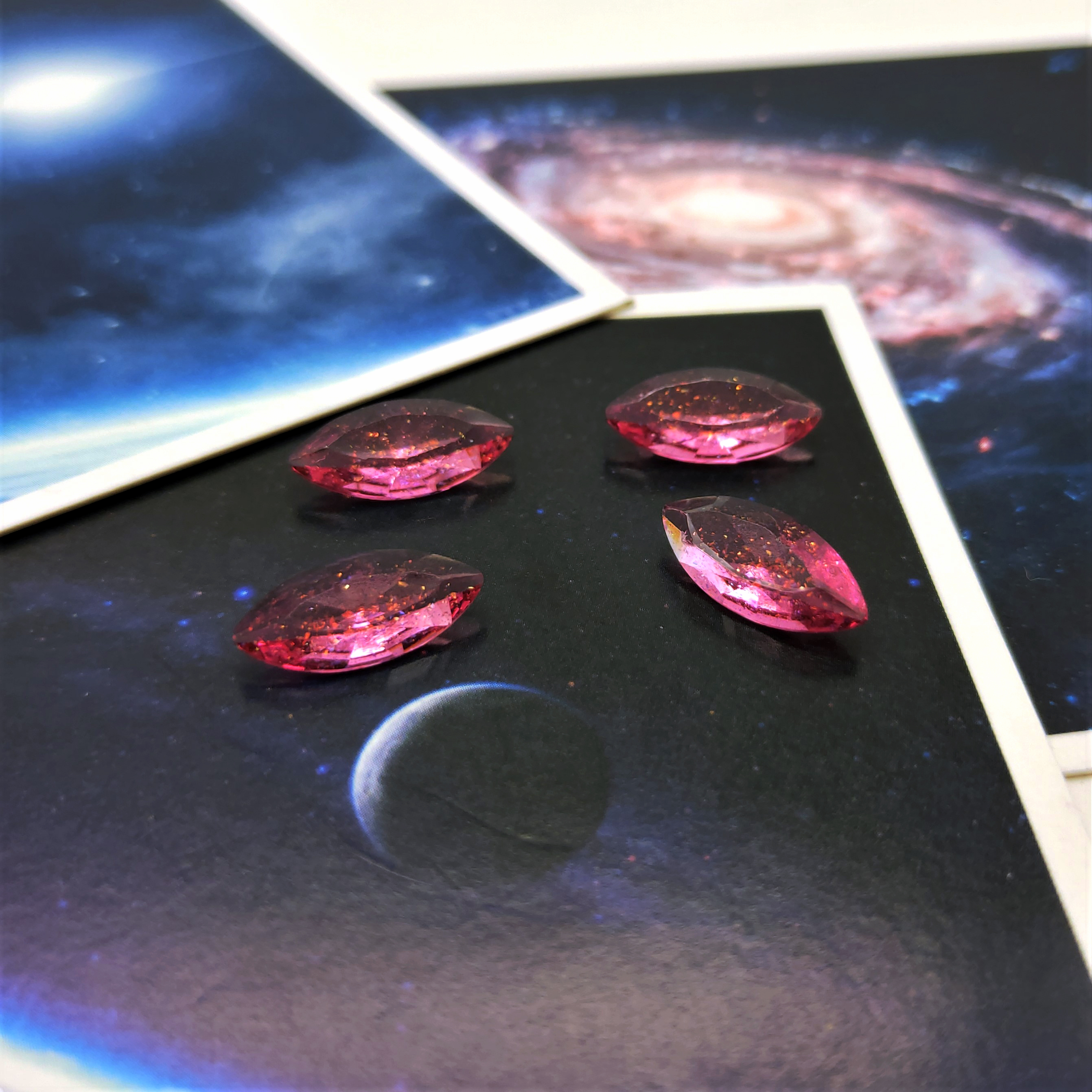 New horse eye pointed sole, irregular-shaped resin diamond diy phone case, perfume stand, diamond iridescent series jewelry accessories detail image 6