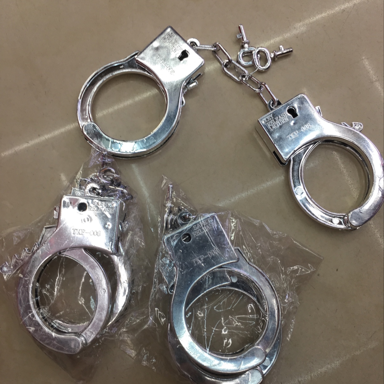 Plastic handcuffs silver