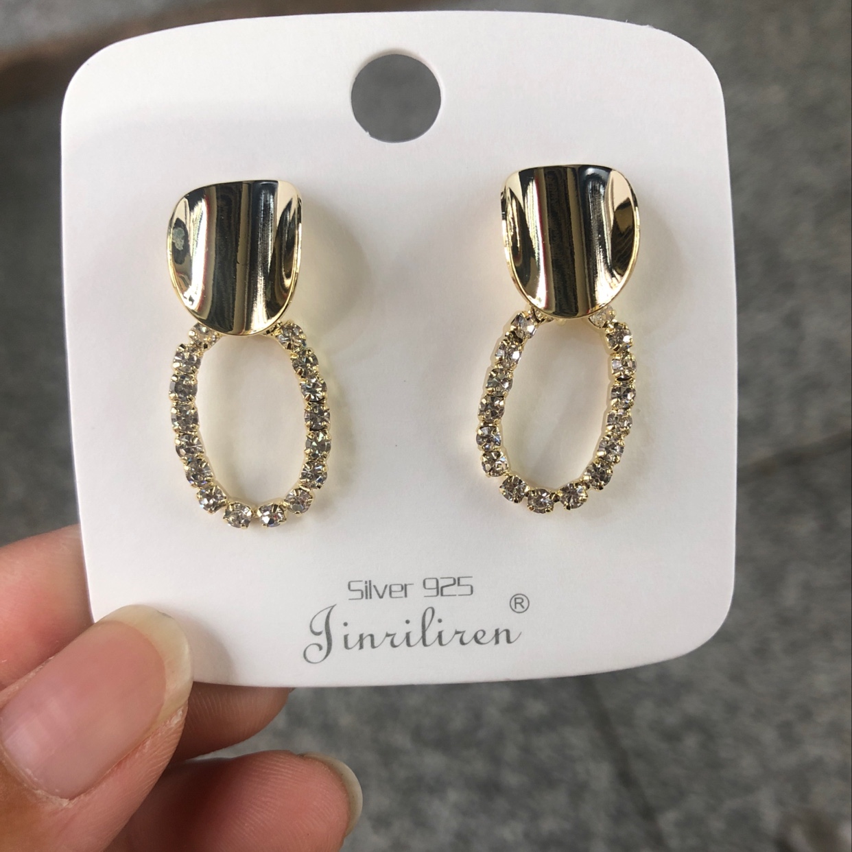 Today, Liren Accessories Wholesale offers fashionable and trendy ear stud metal products and accessories