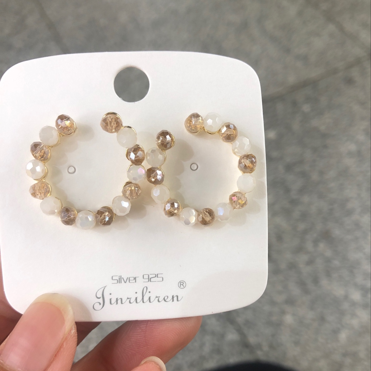 Today's fashionable and trendy ear stud metal Korean-style crystal jewelry details Picture