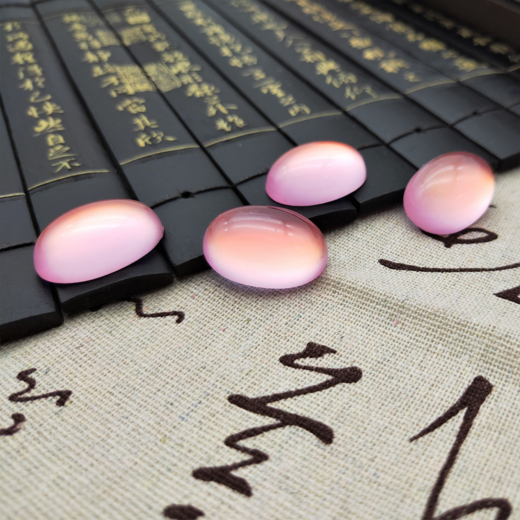 Large resin glossy oval-shaped light-sensitive cat's eye ring face diy step hairpin inlay material diy decoration details Picture