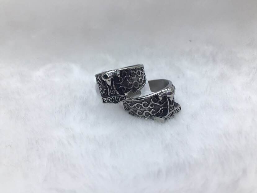 الرجال الذين يمارسون الجنس يصنعون خواتم تيتانيوم Specification image