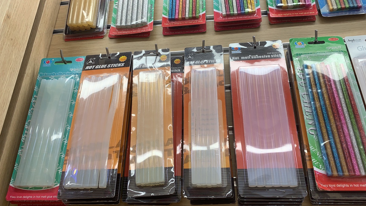 Yiwu Guke Hot Melt Glue Gun and glue stick