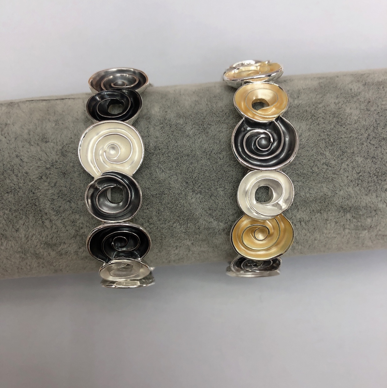 合金手链，薄图手链，弹力线手链薄图手链