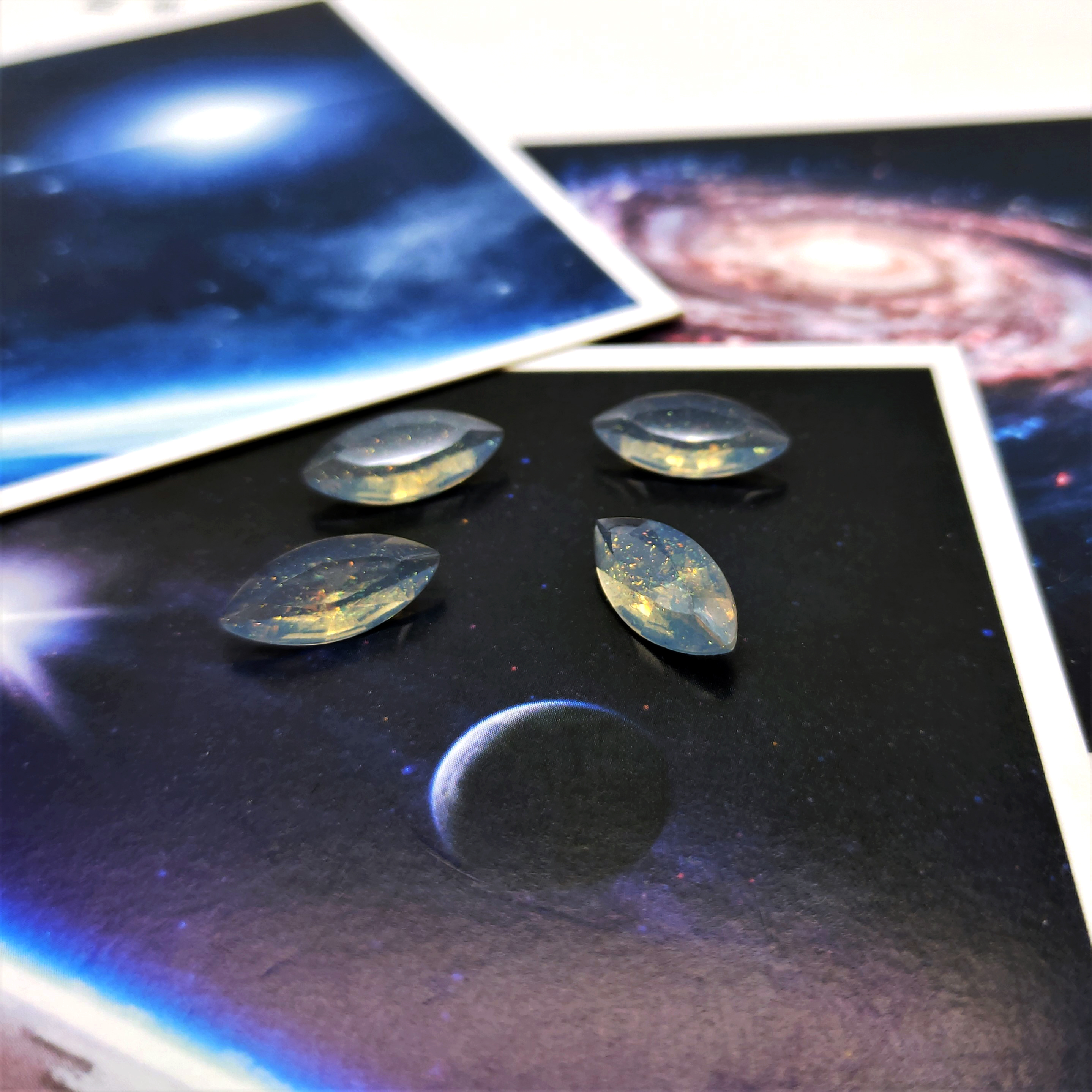 New horse eye pointed sole, irregular-shaped resin diamond diy phone case, perfume stand, diamond iridescent series jewelry accessories detail image 3