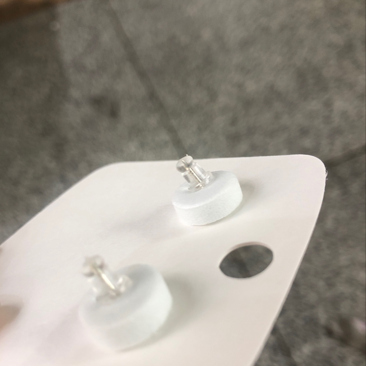 Today, Liren Accessories Wholesale offers fashionable and trendy ear stud metal products and accessories Application Scenario