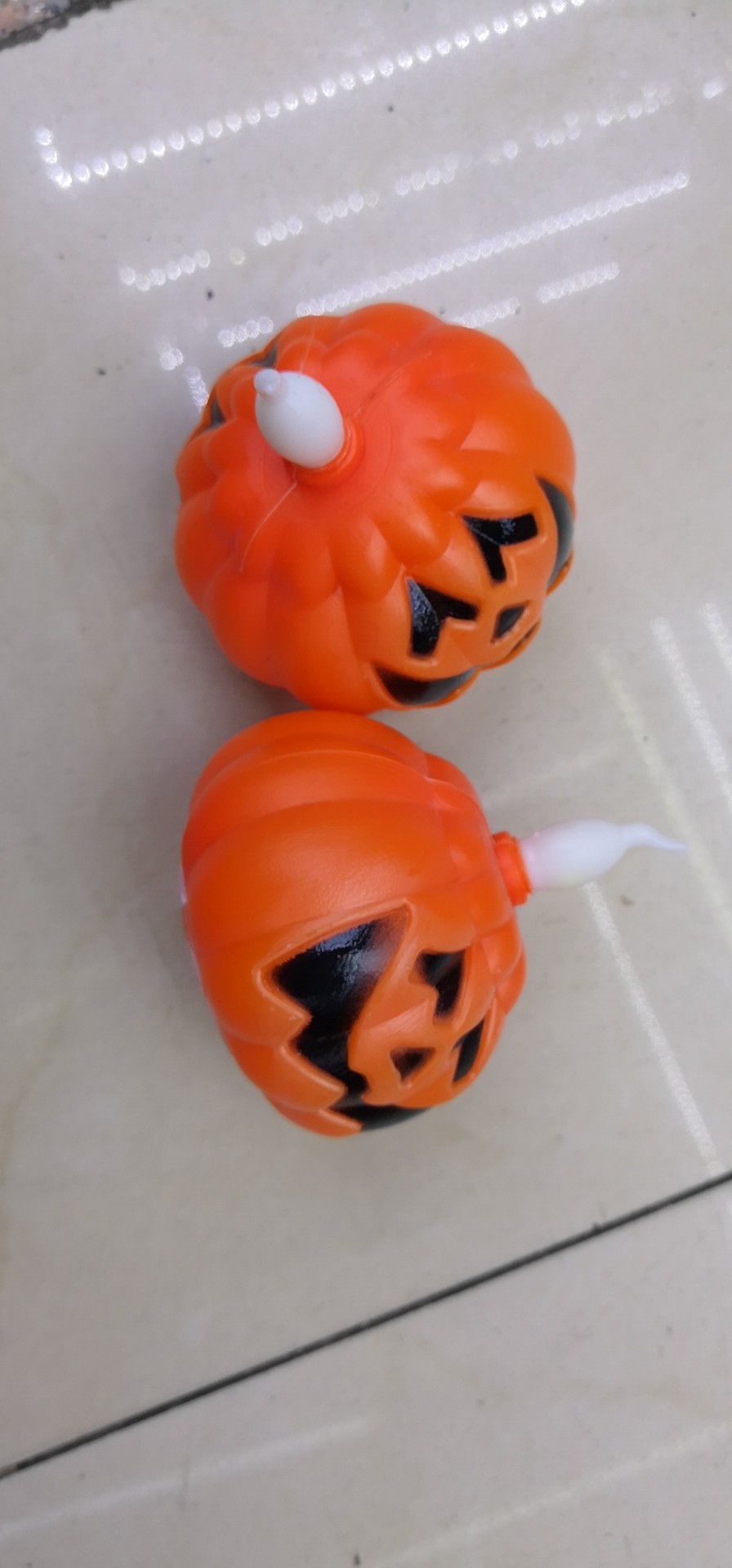 炫彩感应闪光杯婚庆用品爆款产品，各式各样闪光电子产品和玩具万圣节吹塑南瓜灯