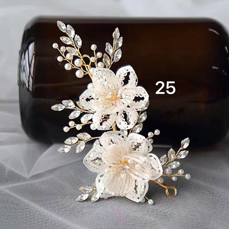 New popular headwear European and American hand beaded flowers wedding hair comb wedding dress accessories Item Picture