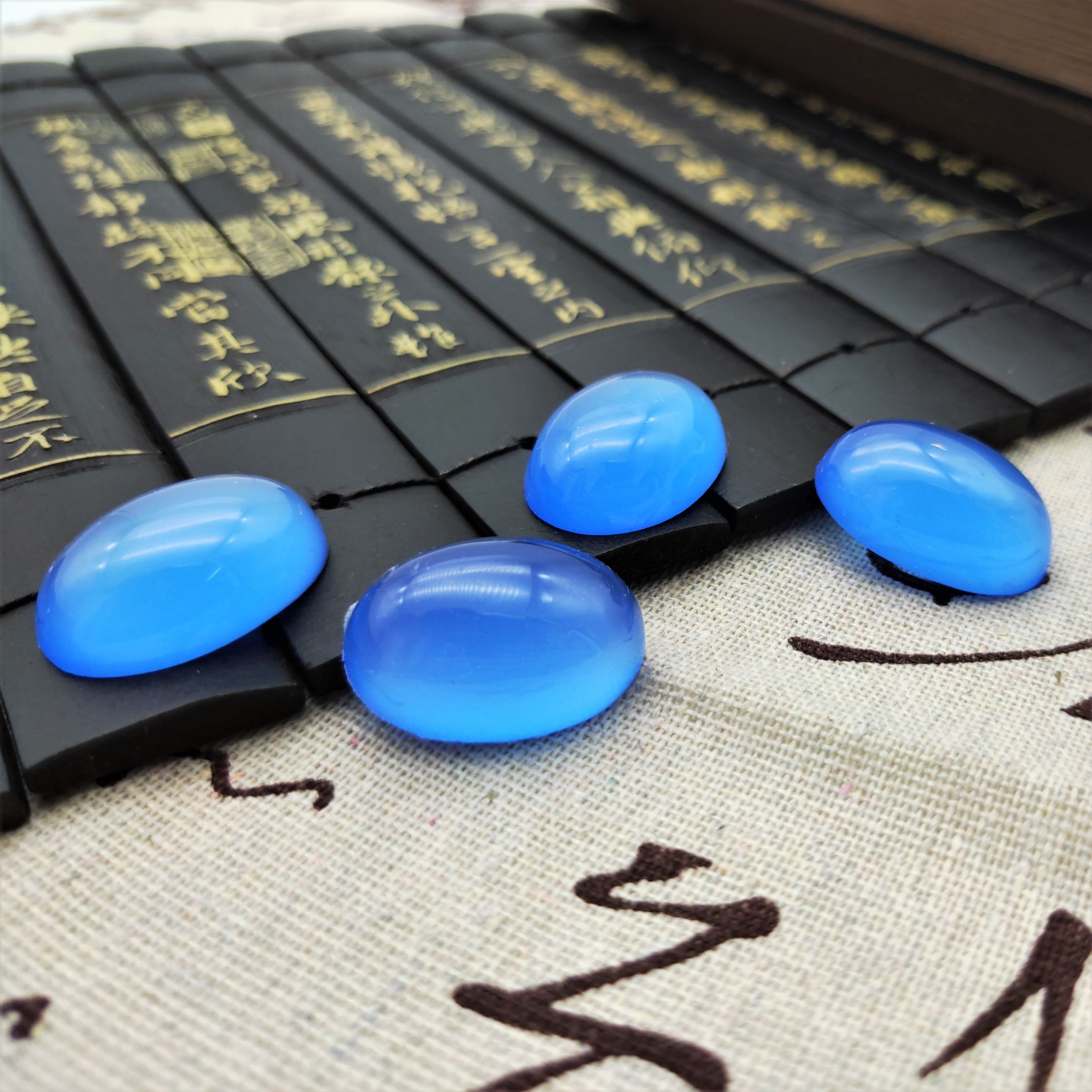 Large resin glossy oval-shaped light-sensitive cat's eye ring face diy step hairpin inlay material diy decoration Specification image