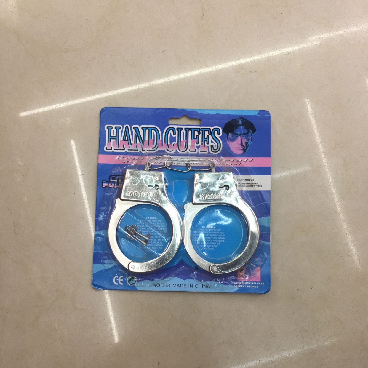 Toy handcuffs for children