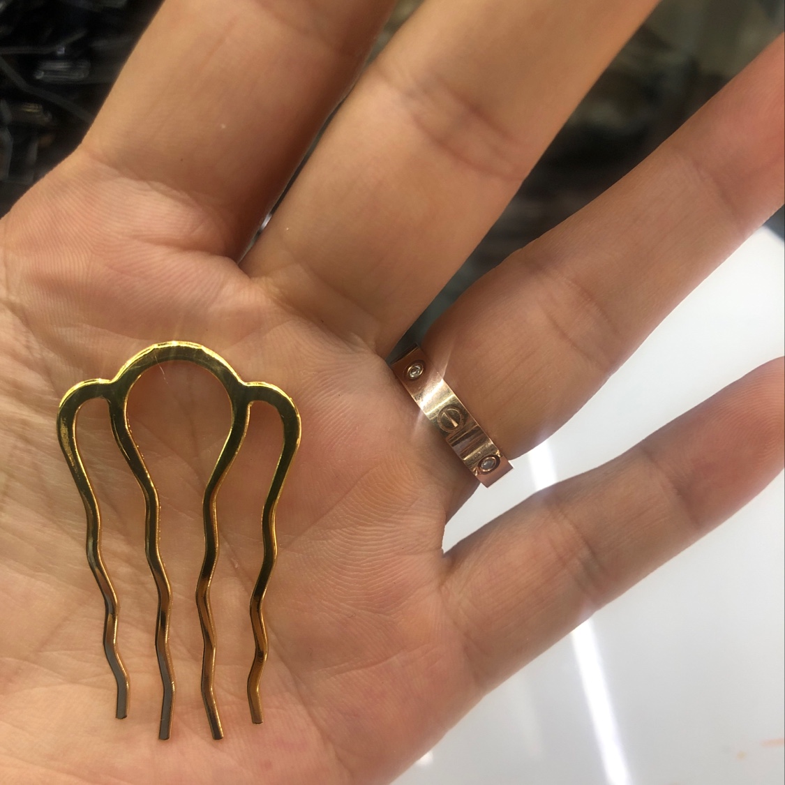 Xiao Gao jewelry accessories, small four-toothed imitation gold alloy hair jewelry accessories details Picture