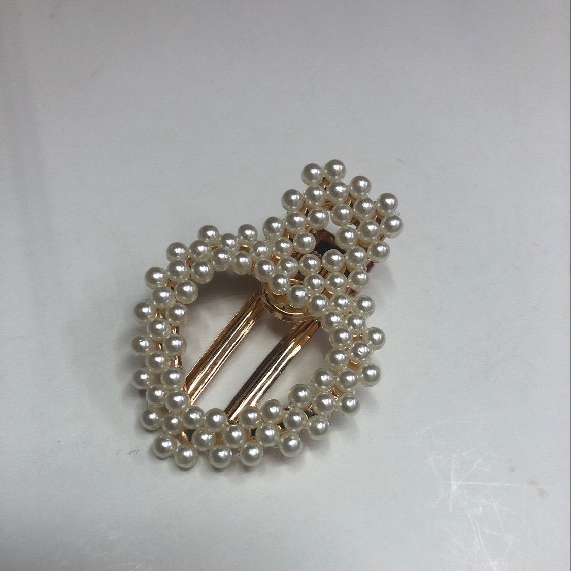 Pearl pin thumbnail