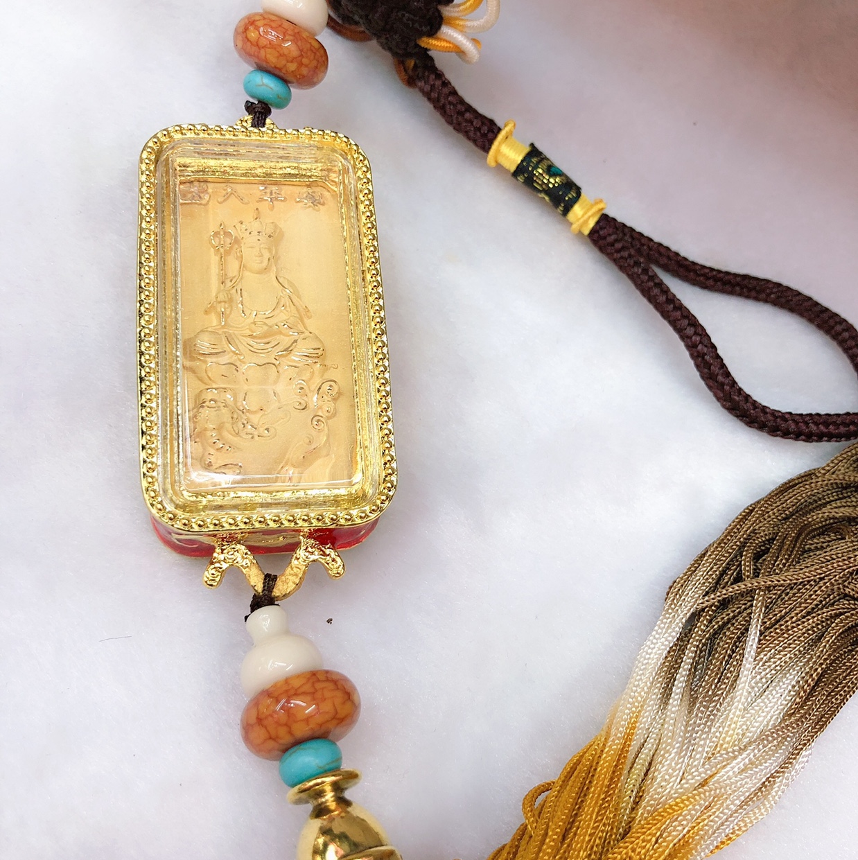 Creative sand pendants with attractive prices.