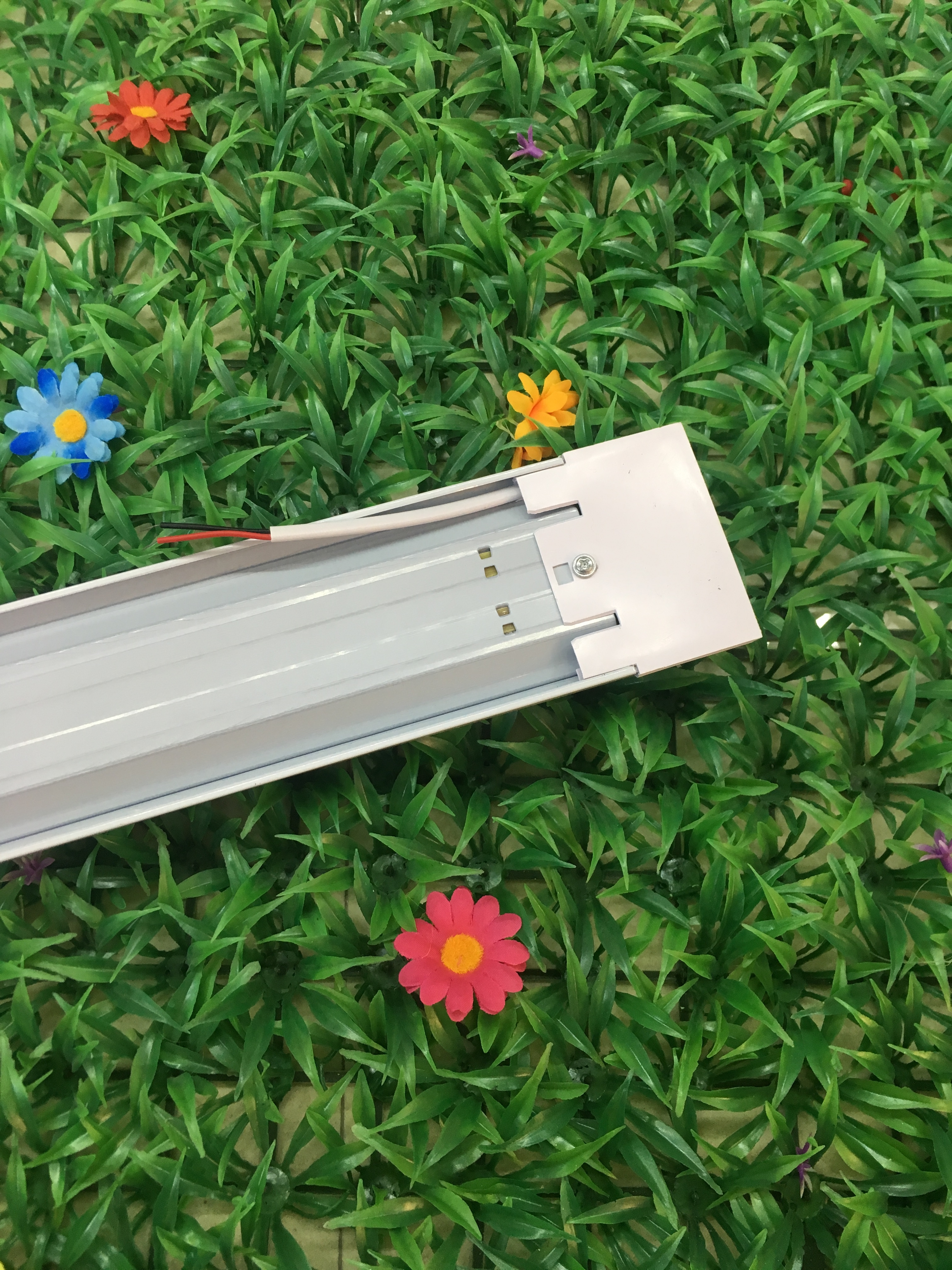 1.2M 40W Led Purification Light No Flicker Classroom Library High Light Corridor Dustproof Light Tube Iron Application Scenario