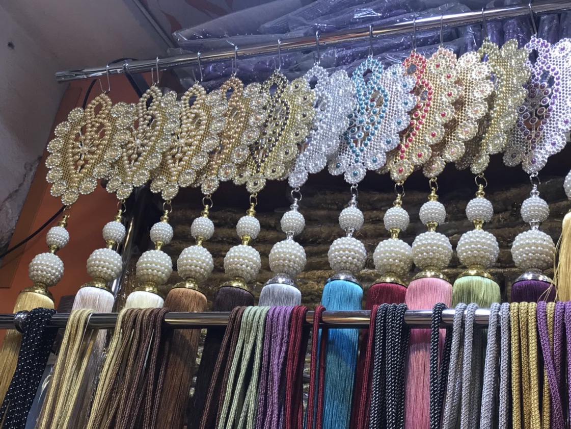 Alloy curtain pendant thumbnail