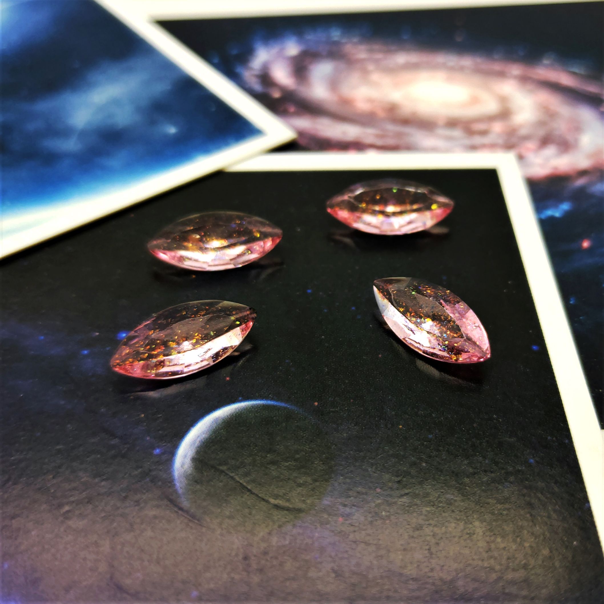 New horse eye pointed sole, irregular-shaped resin diamond diy phone case, perfume stand, diamond iridescent series jewelry accessories undefined