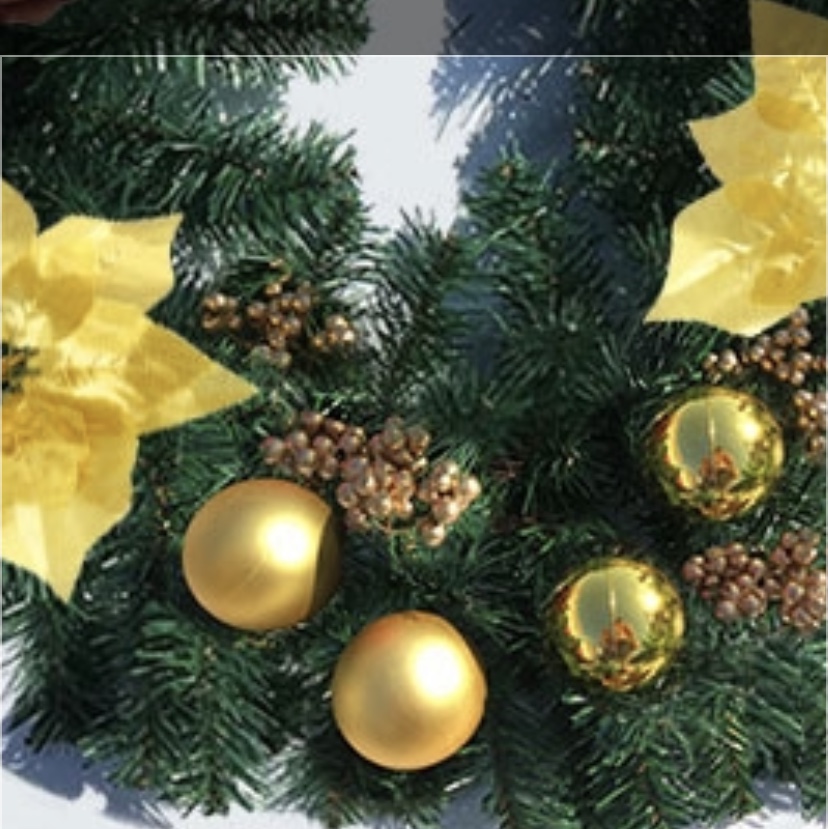 Yiyang Christmas Craft 2.7-meter ornaments with Christmas flower vines come in four colors: gold, red, blue and silver. They are suitable for Christmas hotel, shopping mall and home decoration Application Scenario