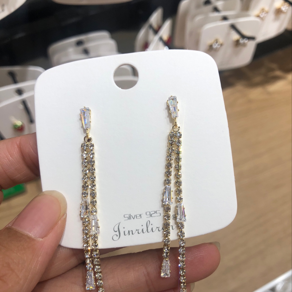 Today beauty fashion trend new Korean version earrings long claw chain series details Picture