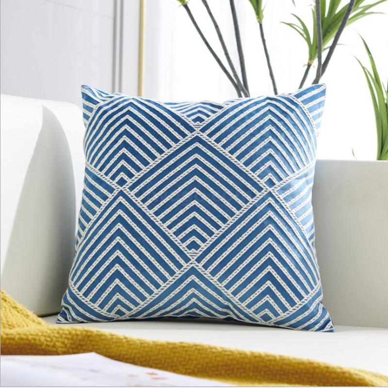 Amazon hot style furniture model room cushion living room pillow custom Dutch velvet embroidery hot gold throw pillow