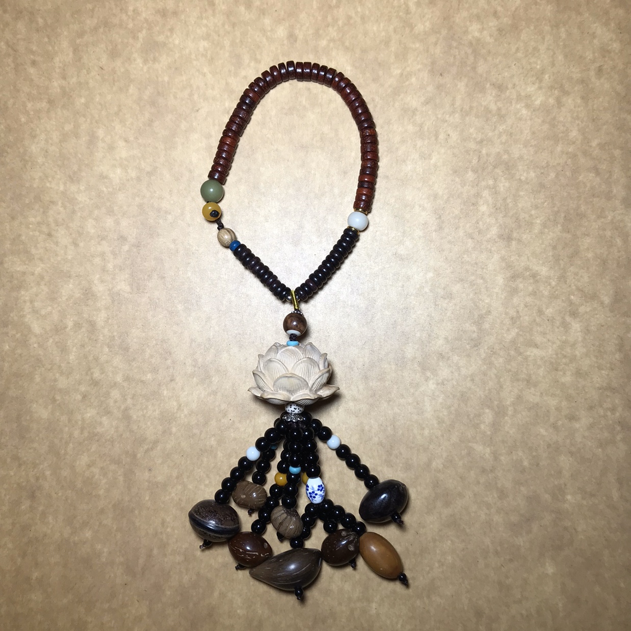 Boxwood lotus flower hanging Bodhi pendant