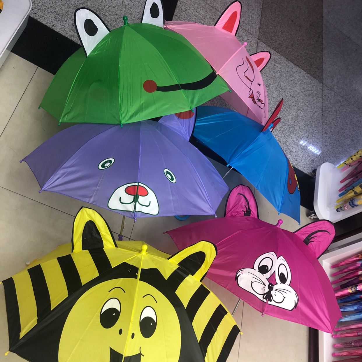 Children's shaped umbrella details Picture