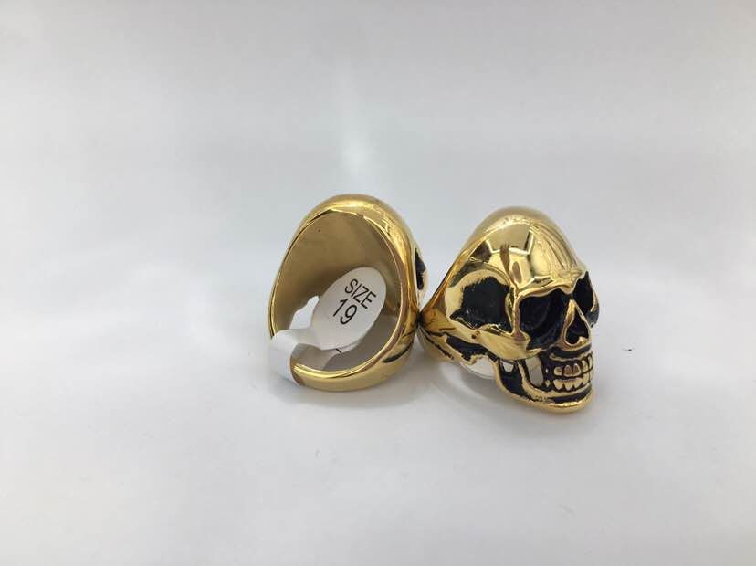 A skeleton men's stainless steel ring Specification image