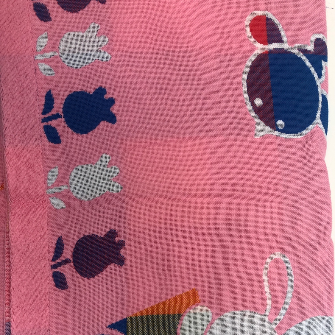 Pink cartoon rabbit flower bath towel