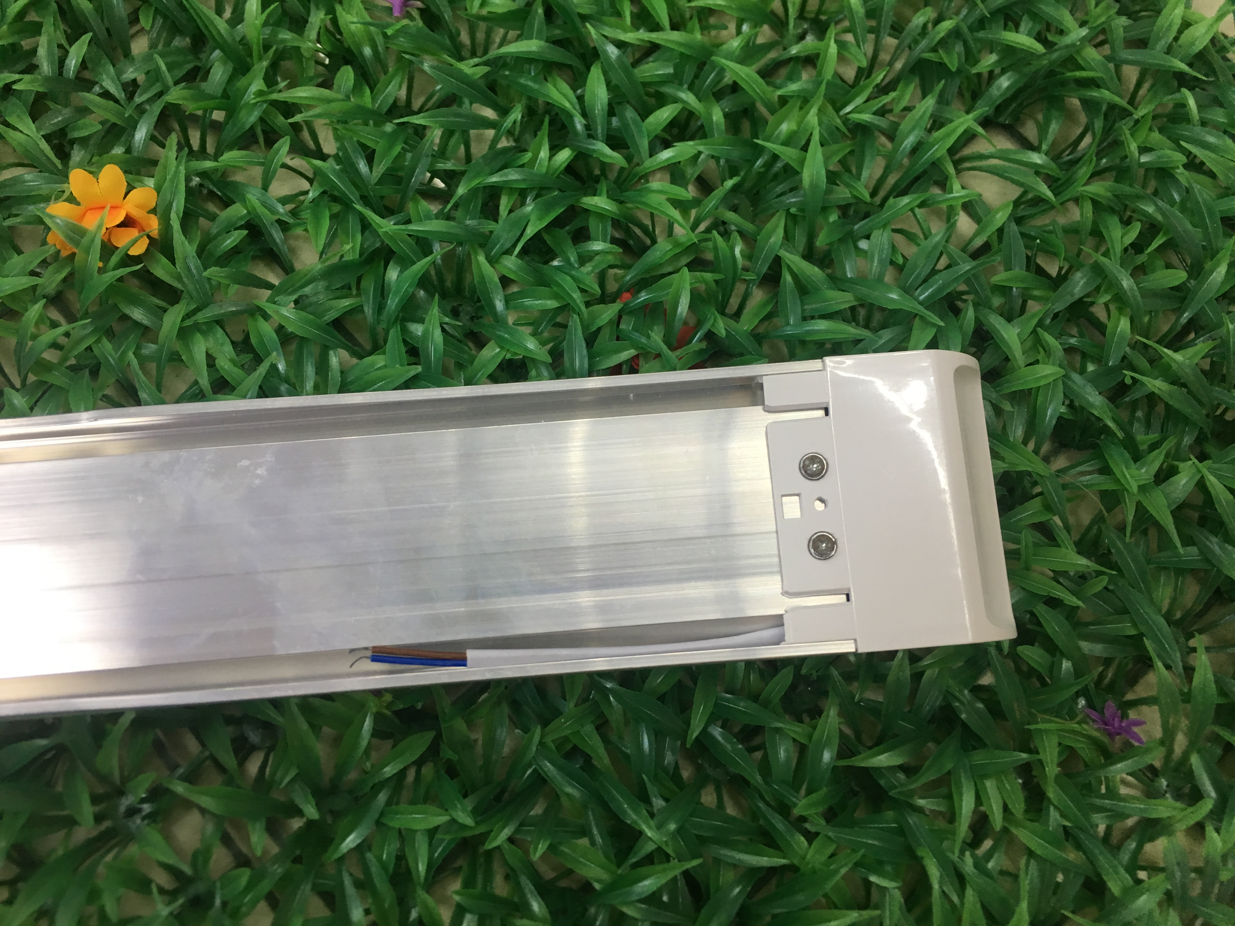 1.2M72w Square Led Lamp Dust-Proof Purification Lamp Warehouse Long Strip Three Anti-Fluorescent Light Opal Cover Application Scenario