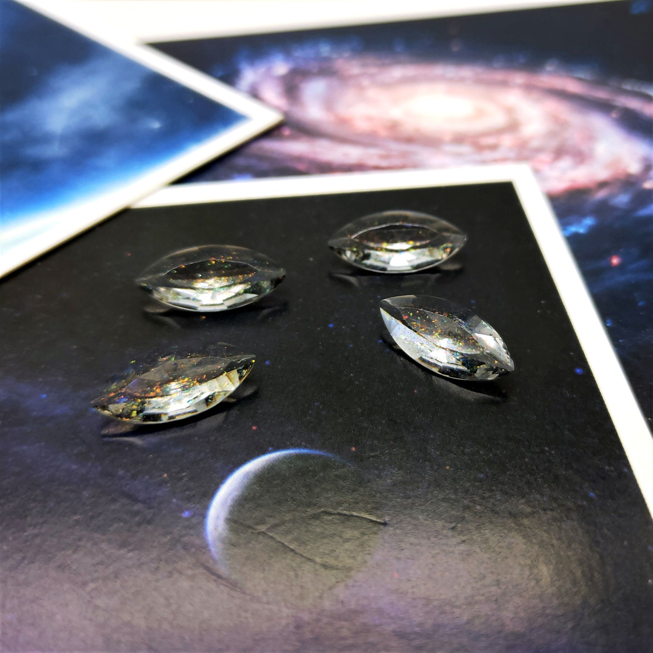 New horse eye pointed sole, irregular-shaped resin diamond diy phone case, perfume stand, diamond iridescent series jewelry accessories undefined