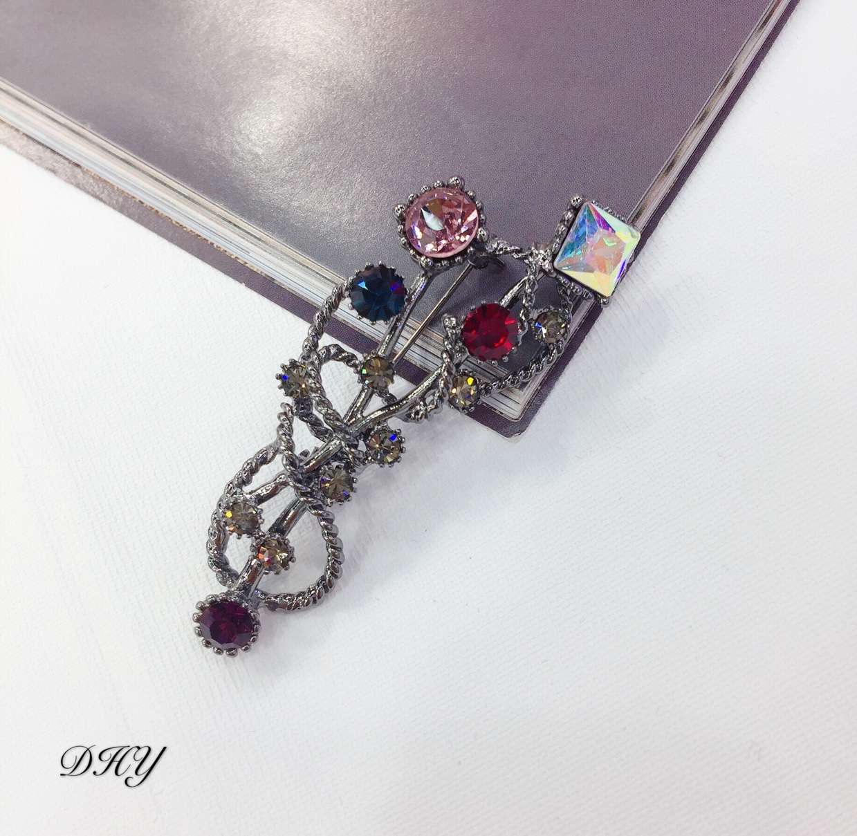 European and American style high-end coat, suit, brooch, clothing accessories
Czech crystal import thumbnail