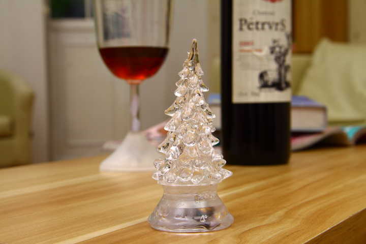 炫彩感应闪光杯婚庆用品爆款产品，各式各样闪光电子产品和玩具开关红酒杯