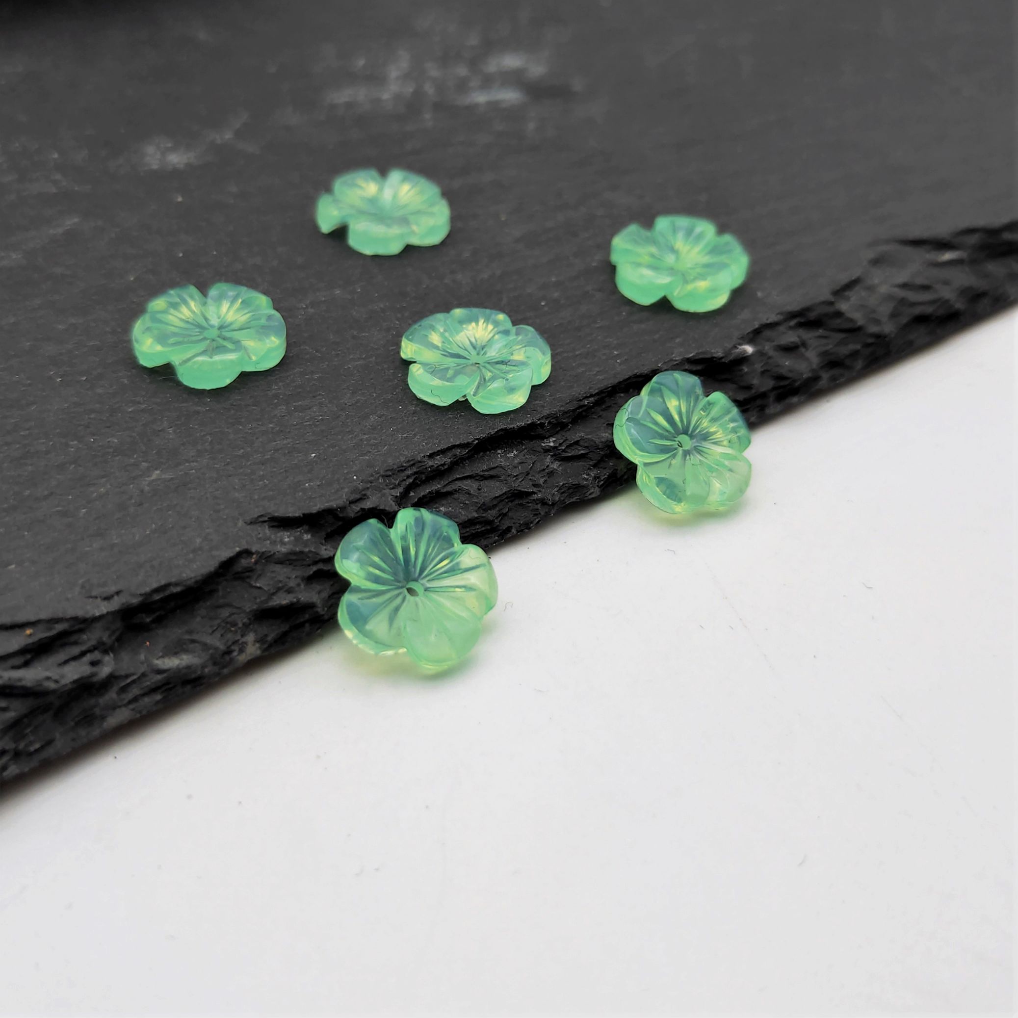 Imitation shell resin plum blossom 12mm perforated bowl flower handcrafted diy accessories Hanfu ancient-style cosplay hairpin head accessories Application Scenario