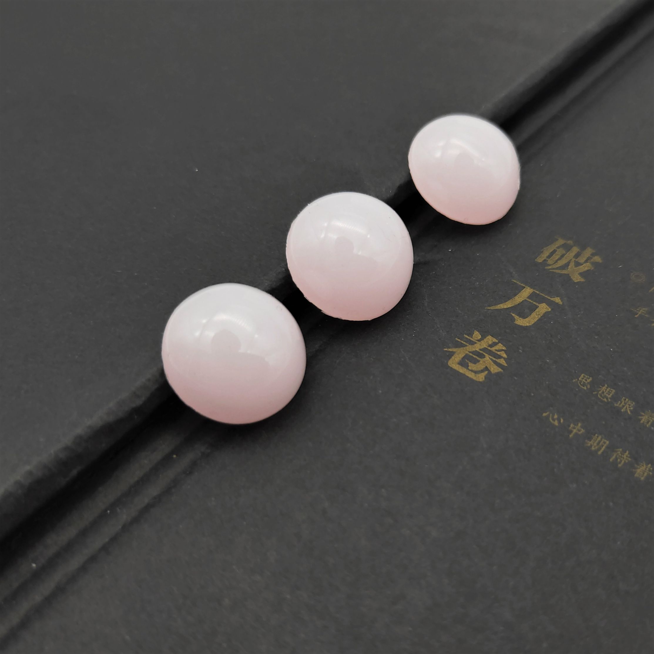 Micro-heating, selling imitation cat's eye resin light-sensitive ring face, flat bottom, smooth surface, round, 16mm, handmade DIY handicraft matching undefined